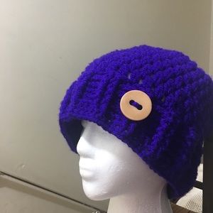 Crocheted Ribbed hat with button